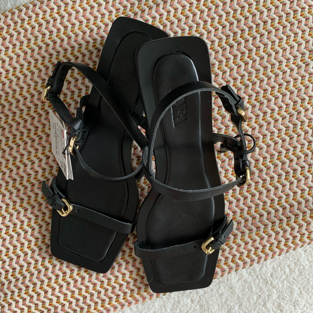 Zara Black Low Heel Buckled Leather Sandals